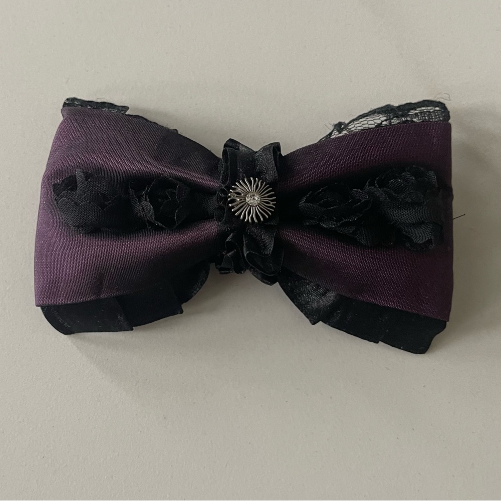 Beautiful Women's Silk Bow.